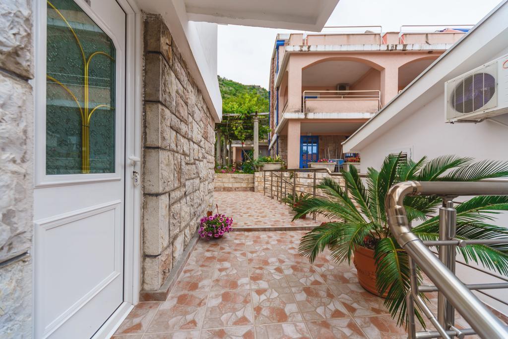 Apartmani Steni Свети-Стефан Экстерьер фото
